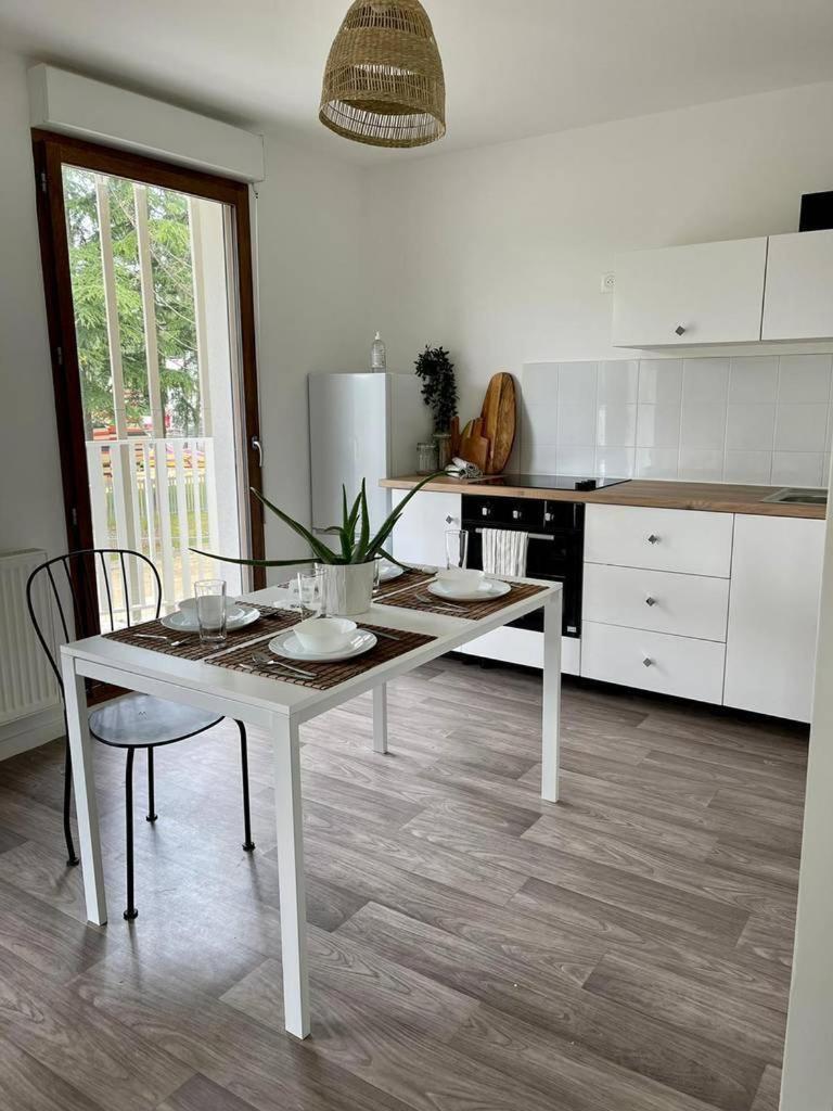Allee Des Cedres Villepinte  Luaran gambar